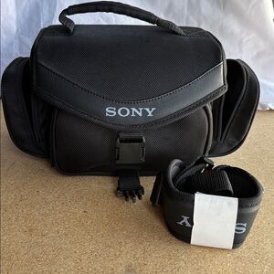 Sony Black Compact Camera Carry Case with Padded Strap
